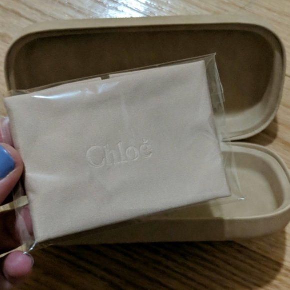 Chloe - Picture 2 of 2